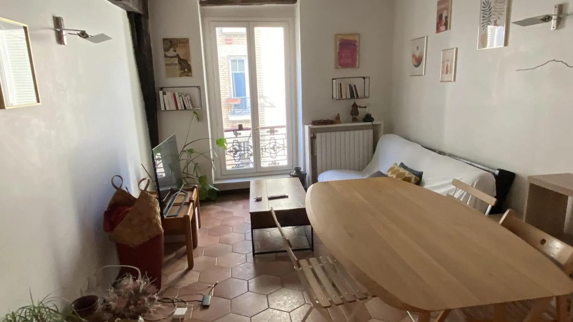 Lovely Love Nest In The Marais Paris