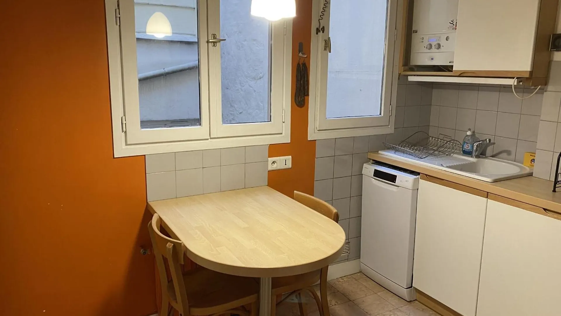 Apartment Lovely Love Nest In The Marais Paris
